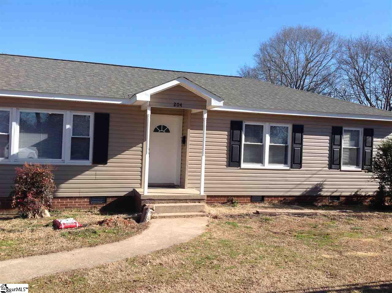 204 Phillips Street Clinton, SC 29325 - Photo 2 of 24 Gallery Image 2