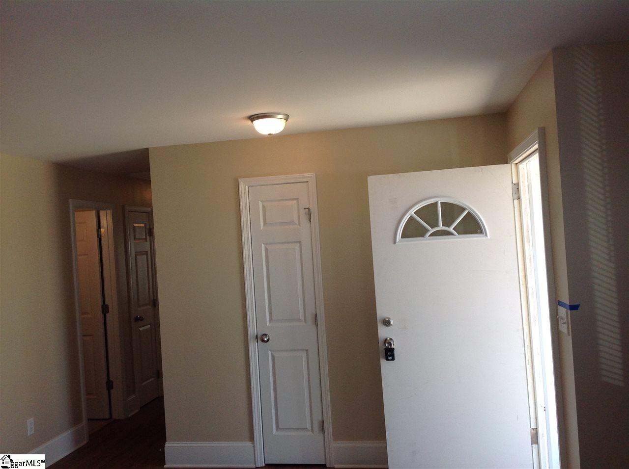 204 Phillips Street Clinton, SC 29325 - Photo 5 of 24 Gallery Image 5