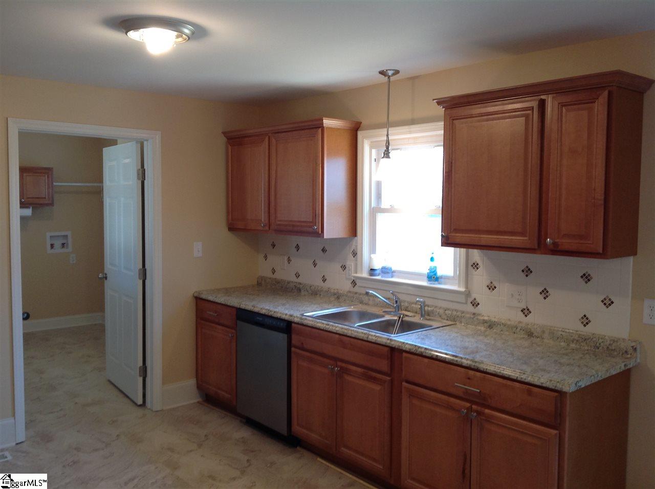 204 Phillips Street Clinton, SC 29325 - Photo 7 of 24 Gallery Image 7