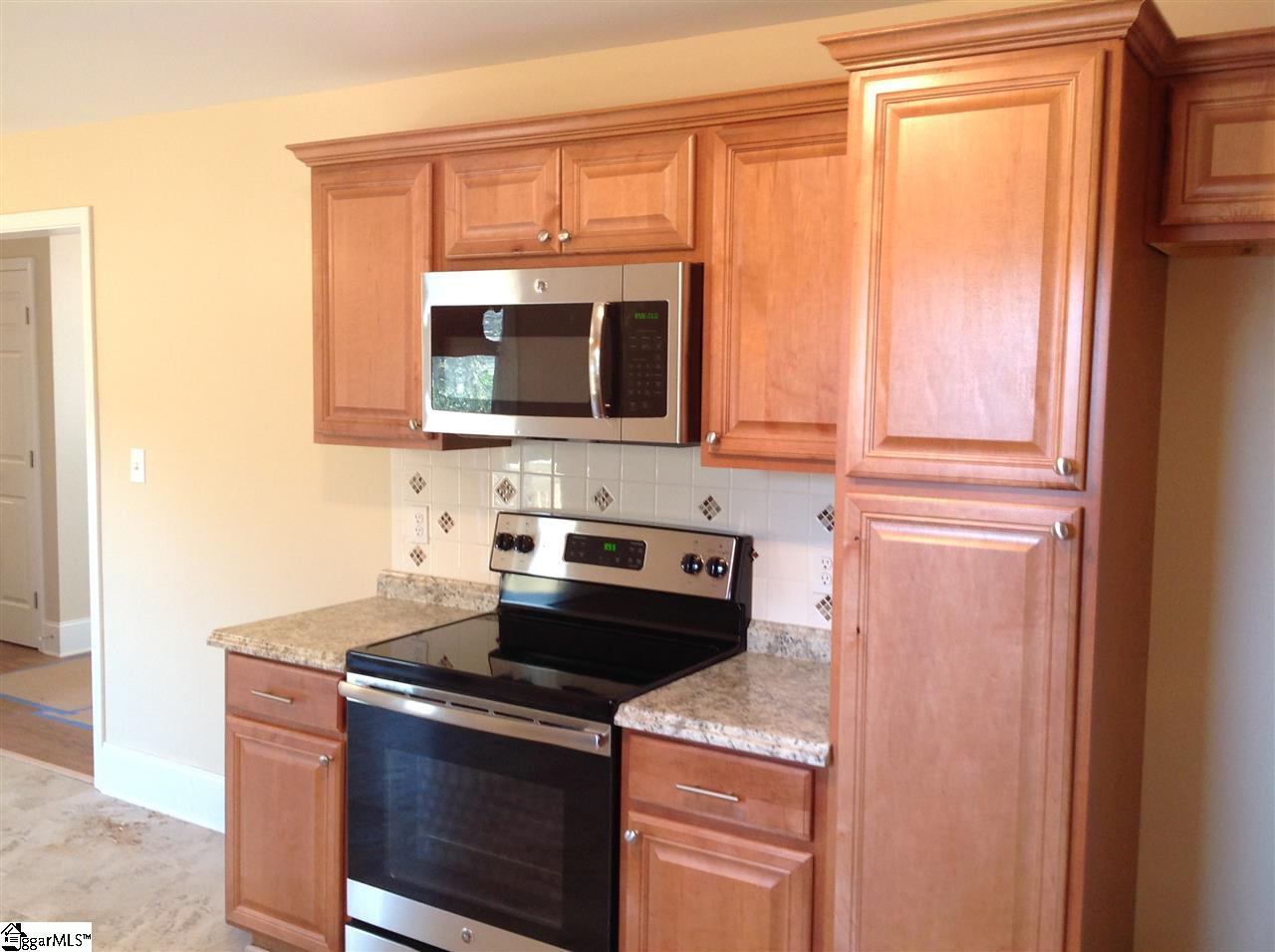 204 Phillips Street Clinton, SC 29325 - Photo 8 of 24 Gallery Image 8