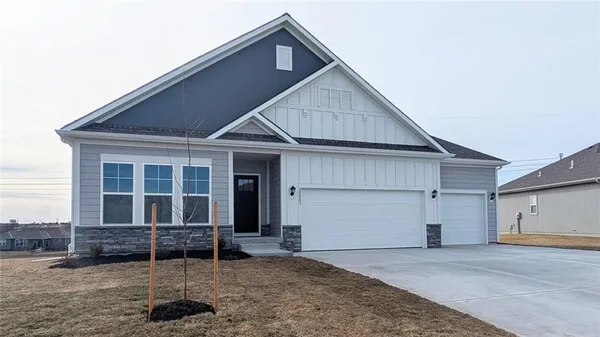 $592,840 | 20803 West 188th Terrace, Spring Hill, KS 66083