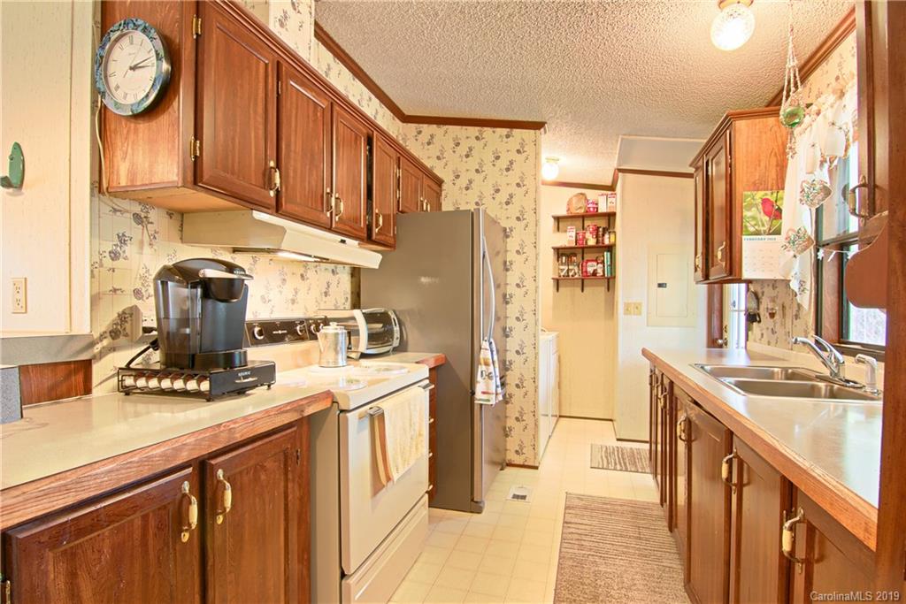 1049 Sharon Ridge Road Fairview, NC 28730 - Photo 12 of 26 Gallery Image 12