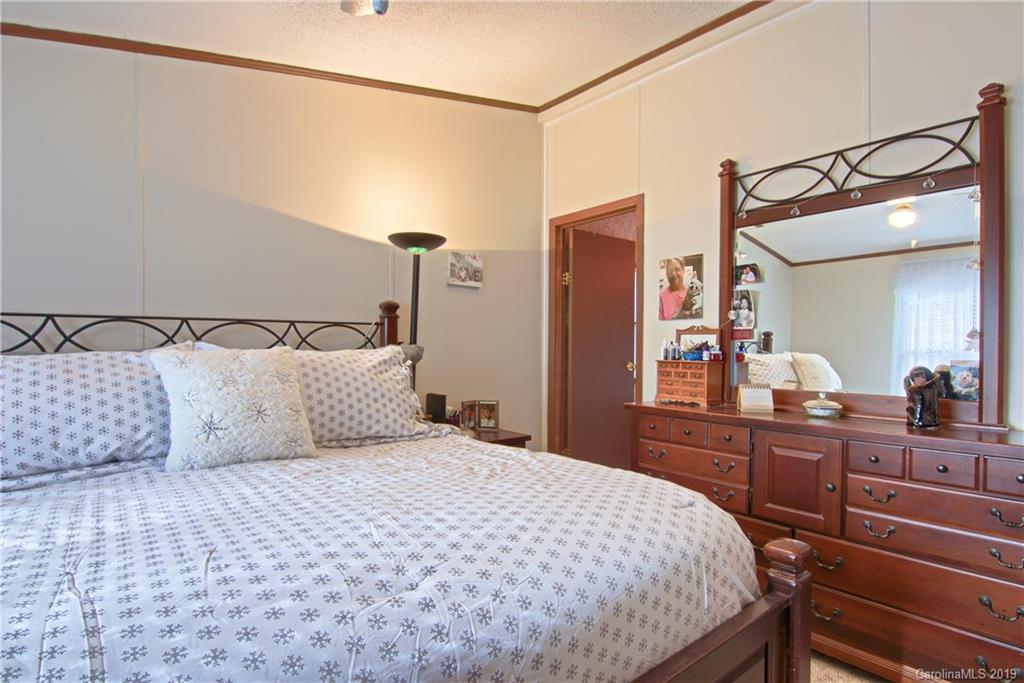 1049 Sharon Ridge Road Fairview, NC 28730 - Photo 18 of 26 Gallery Image 18