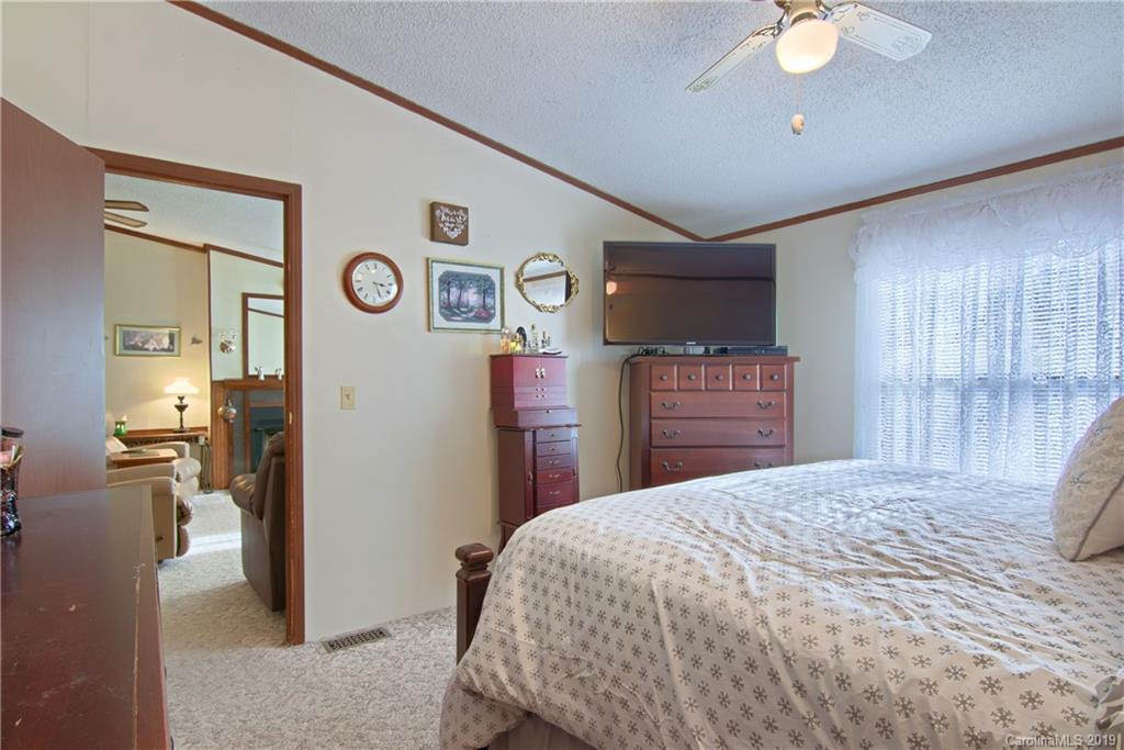 1049 Sharon Ridge Road Fairview, NC 28730 - Photo 20 of 26 Gallery Image 20