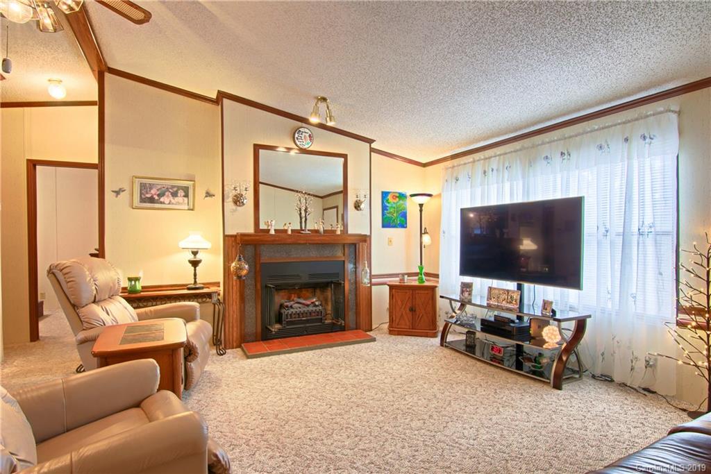 1049 Sharon Ridge Road Fairview, NC 28730 - Photo 4 of 26 Gallery Image 4