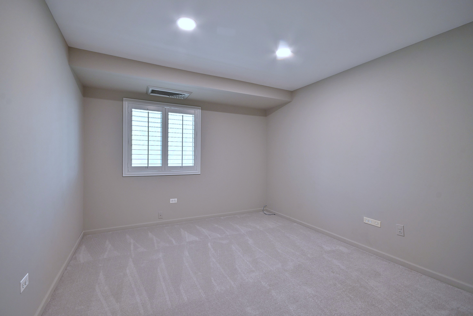110 West Butterfield Road, Unit 302S Elmhurst, IL 60126 - Photo 16 of 32