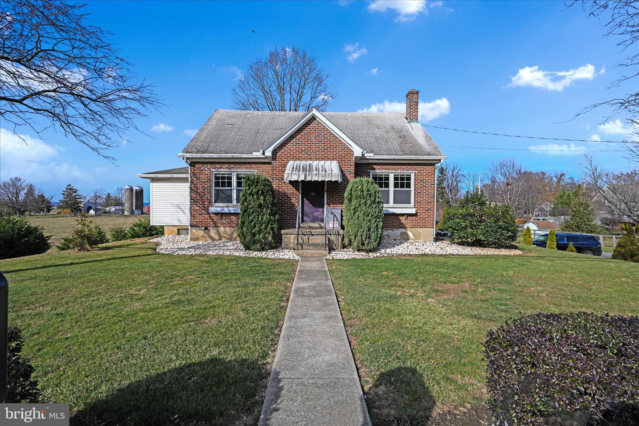 401 Park Road Fleetwood, PA 19522 - Photo 4 of 47 a front view of a house with a yard