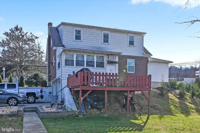 $310,000 | 401 Park Road, Fleetwood, PA 19522