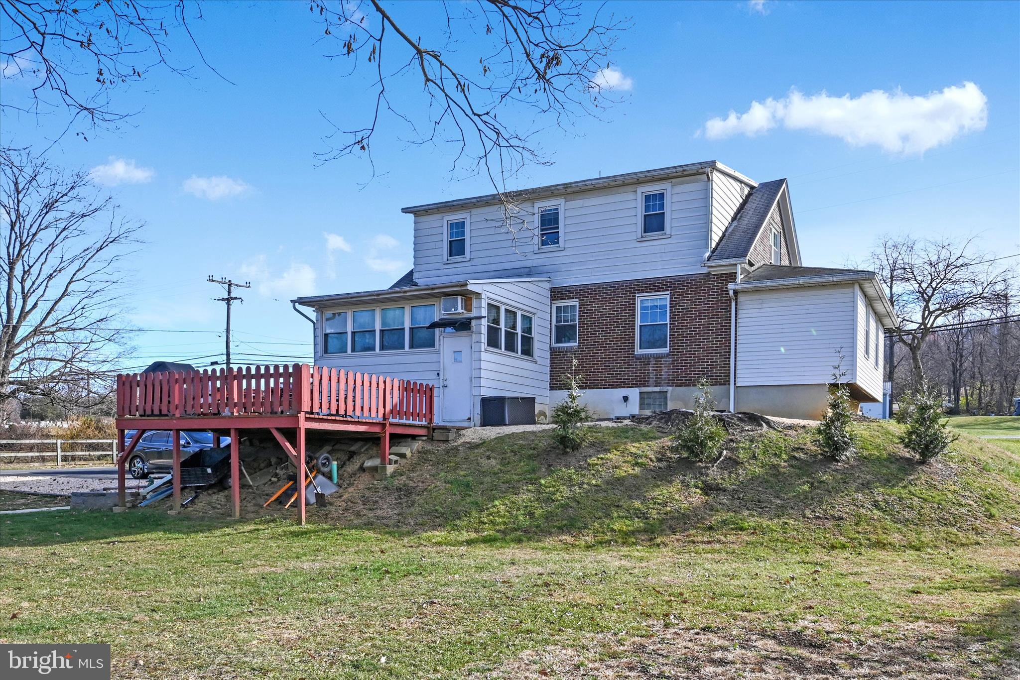 401 Park Road Fleetwood, PA 19522 - Photo 44 of 47 a backyard of a house with table and chairs