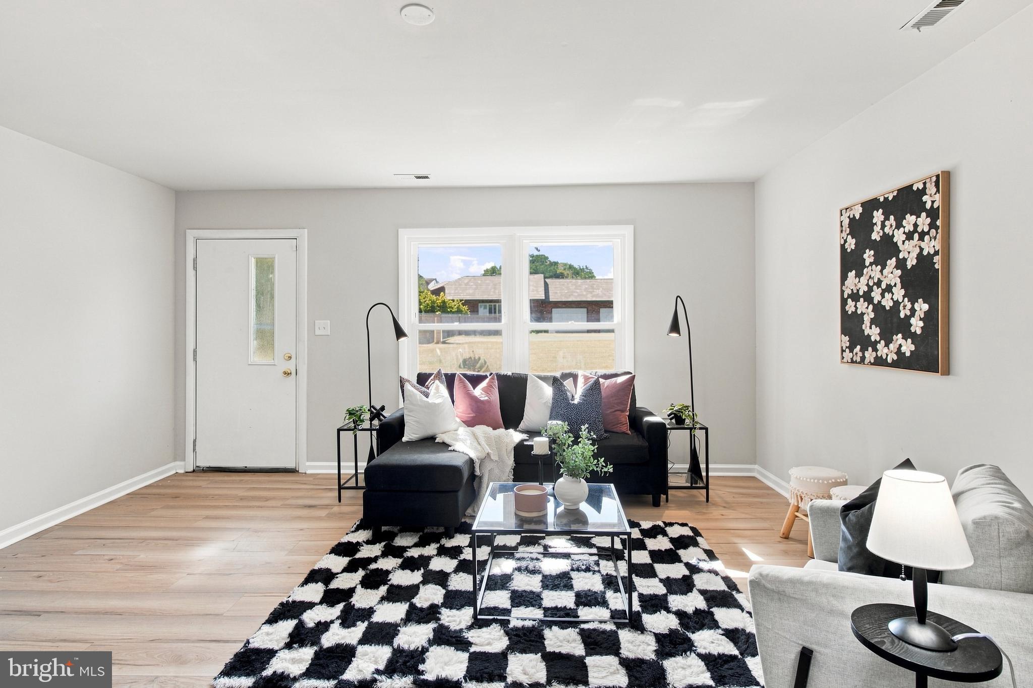 2516 Maple Road Baltimore, MD 21219 - Photo 7 of 42 Gallery Image 7