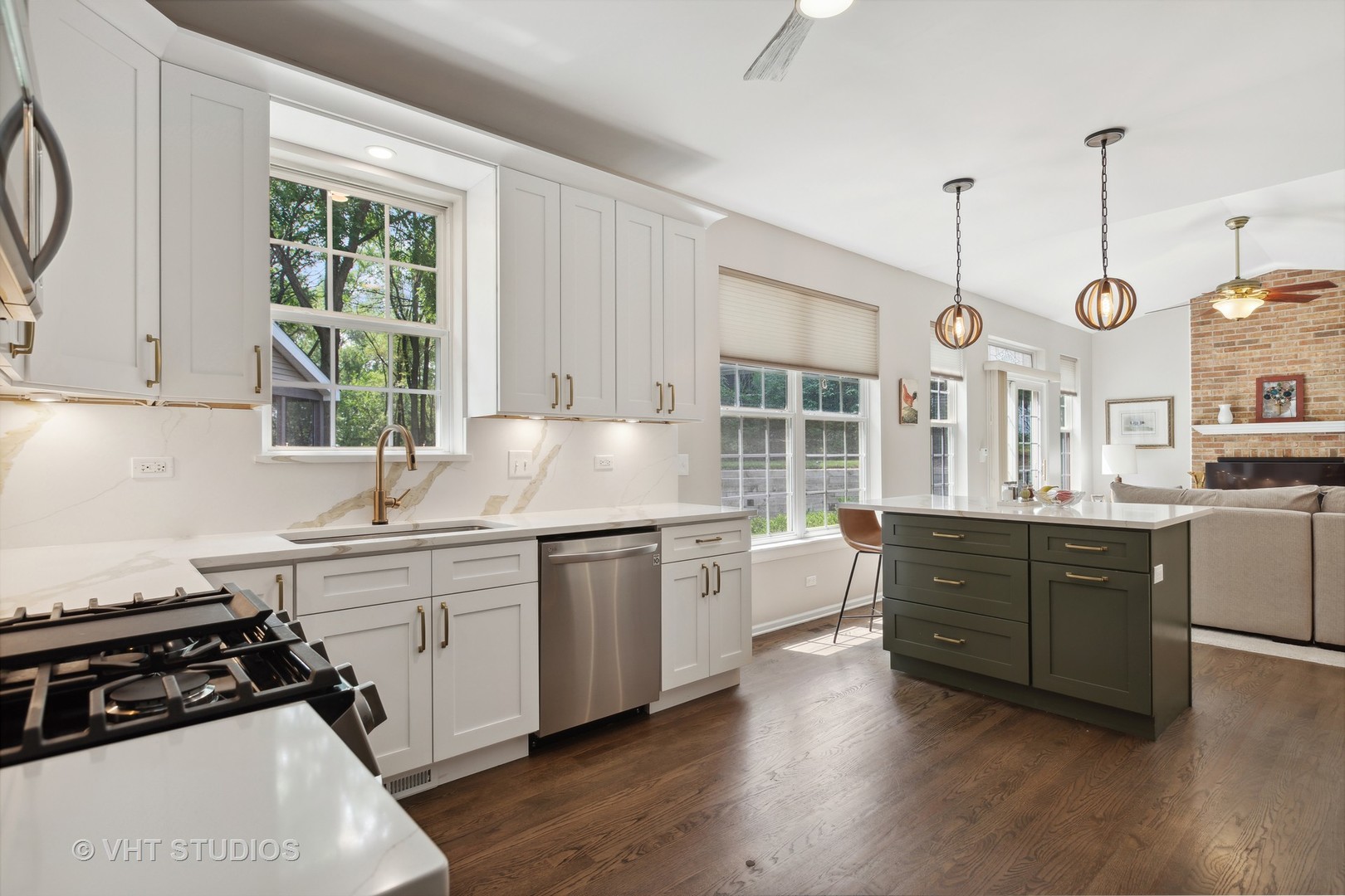 319 High Road Cary, IL 60013 - Photo 3 of 14