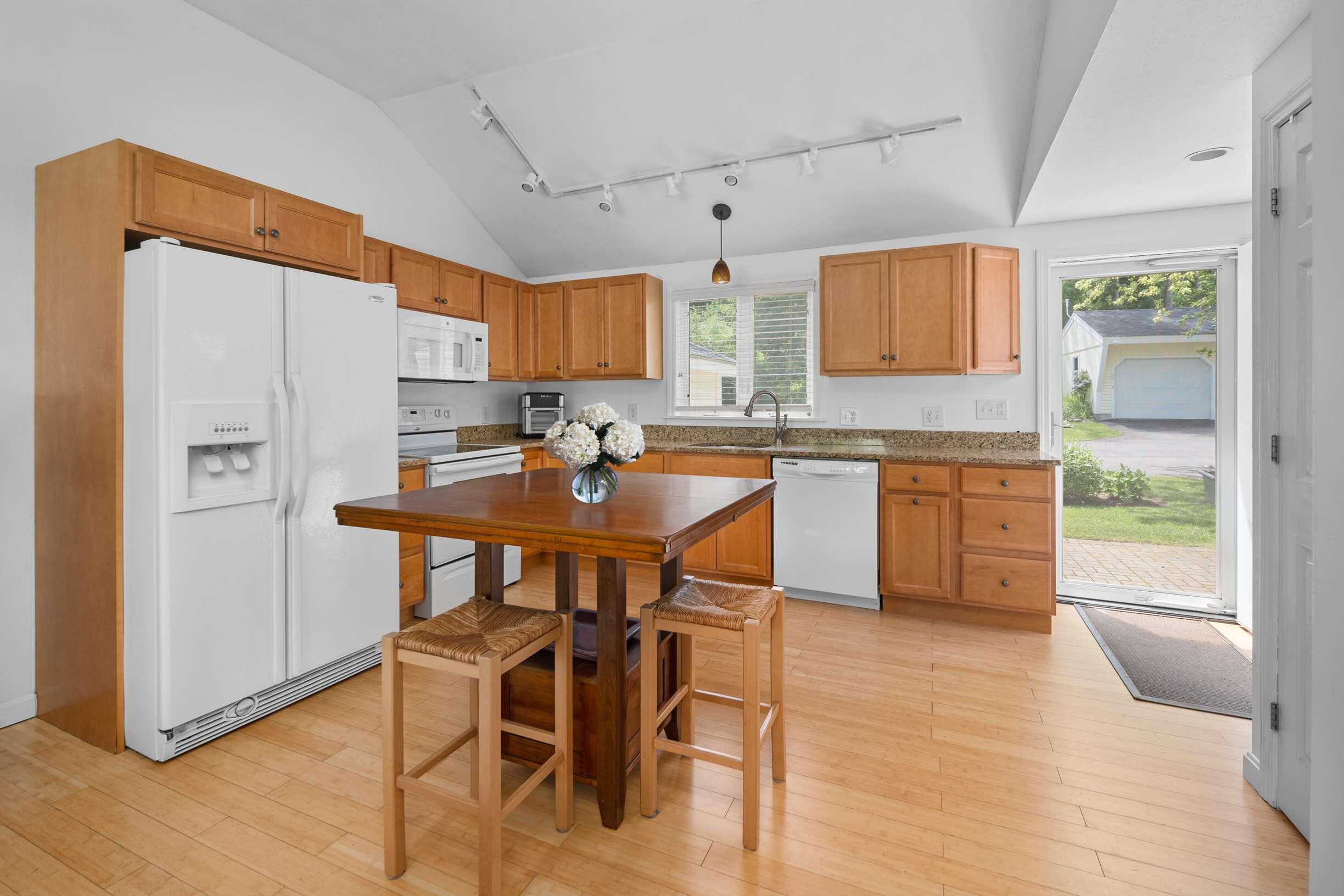 18 Woodside Meadow Road, Unit 4 York, ME 03909 - Photo 4 of 12 Kitchen