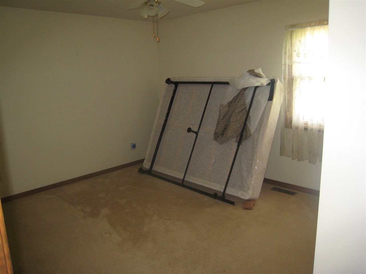 823 West 18th Street Rochester, IN 46975 - Photo 6 of 9