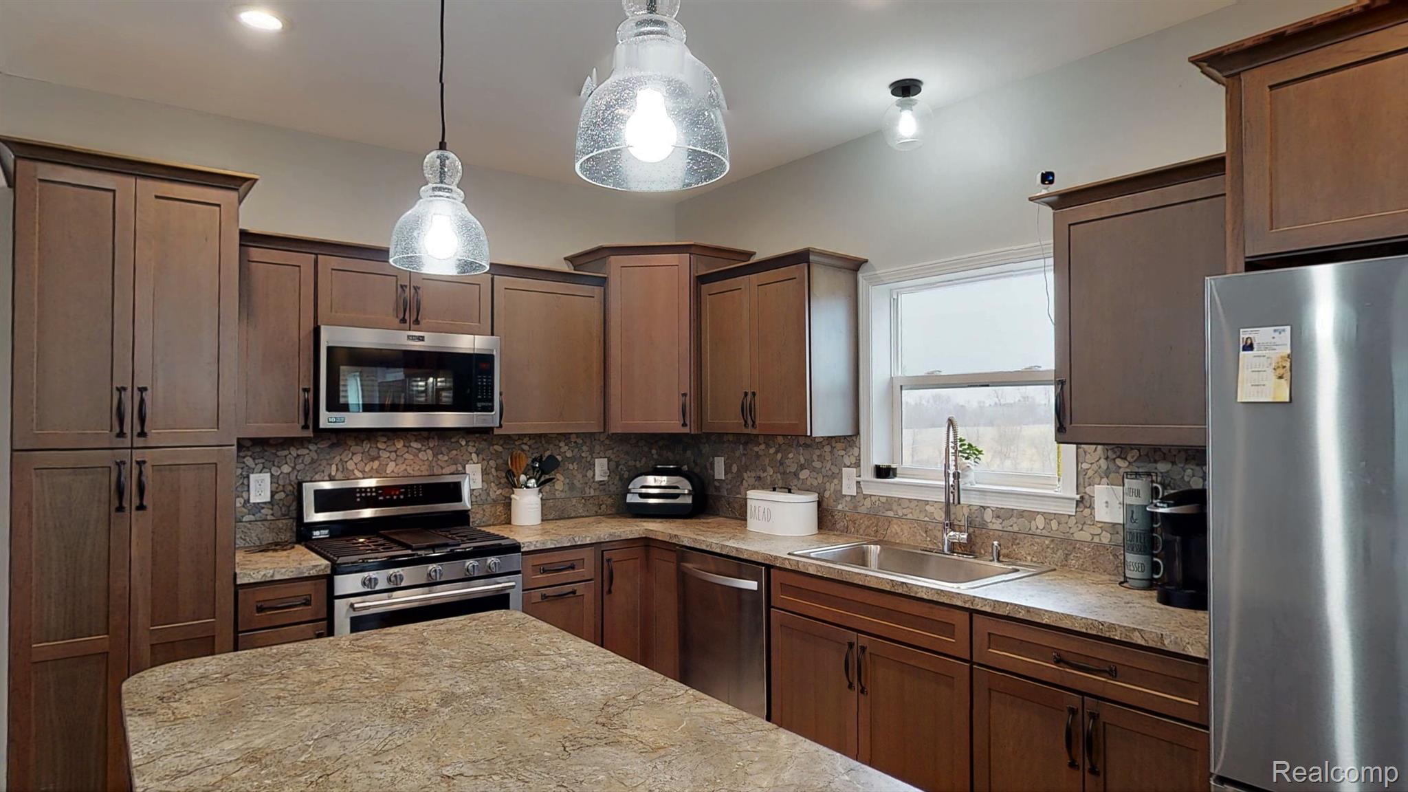 3171 South Henderson Road Davison, MI 48423 - Photo 9 of 39 Gallery Image 9