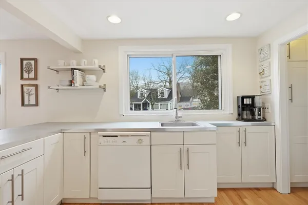 $655,000 | 9 Pinewood Avenue, Beverly, MA 01915