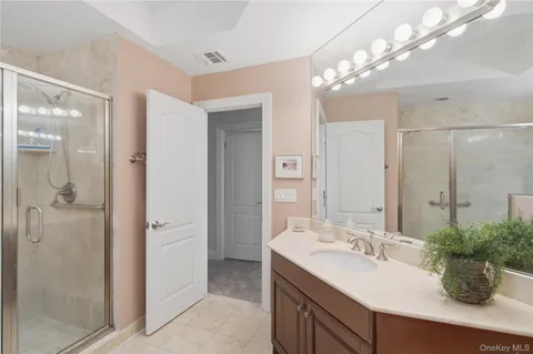 $899,000 | 23 Mariners Walk, Oyster Bay, NY 11771