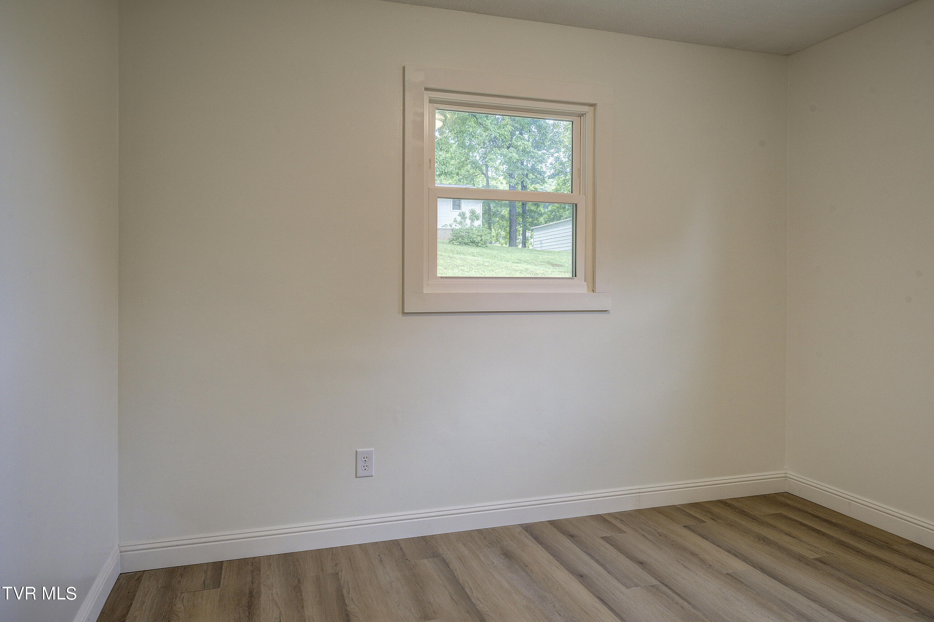 333 Kings Road Piney Flats, TN 37686 - Photo 20 of 40 Bedroom 3