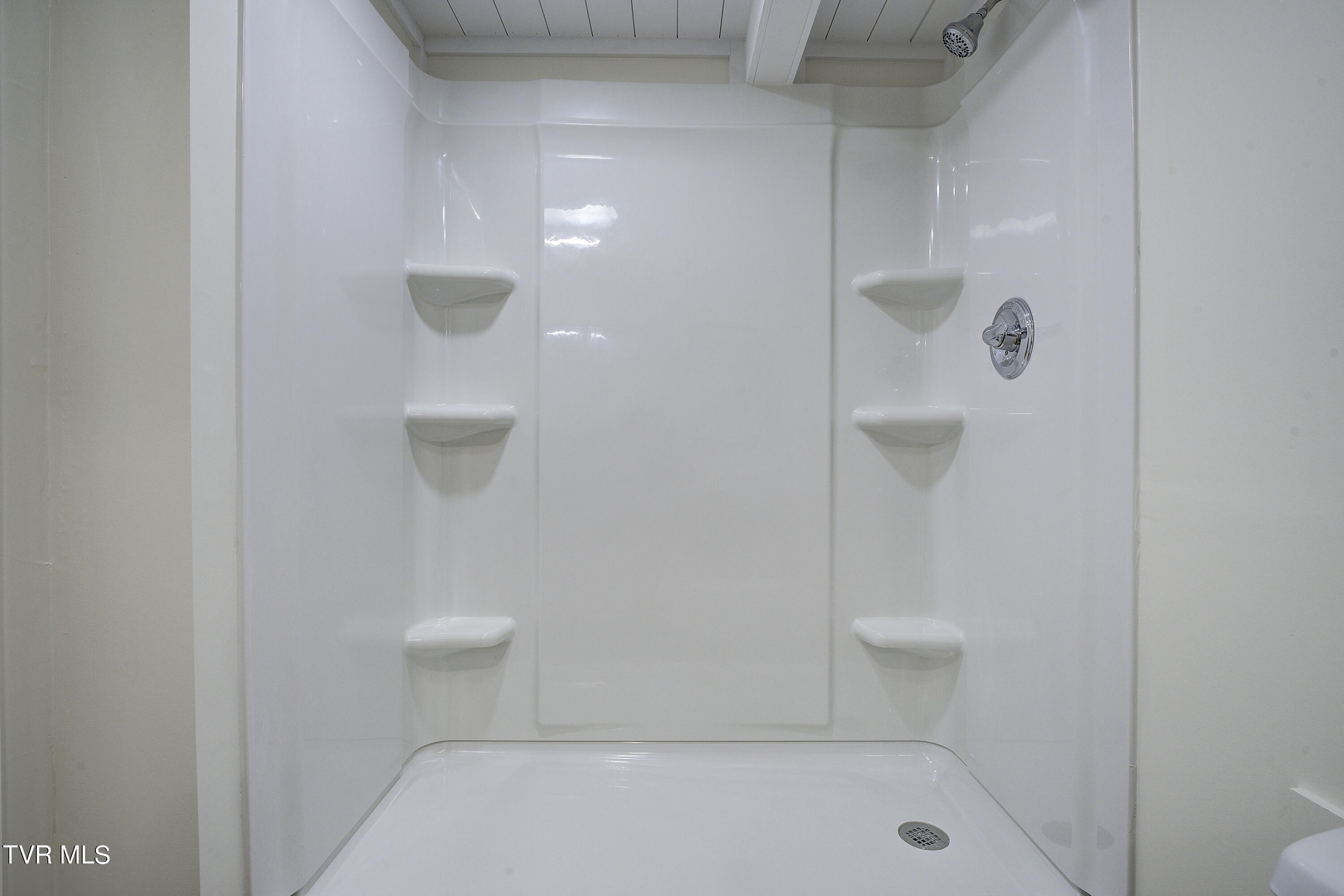 333 Kings Road Piney Flats, TN 37686 - Photo 29 of 40 Bath 2 Shower