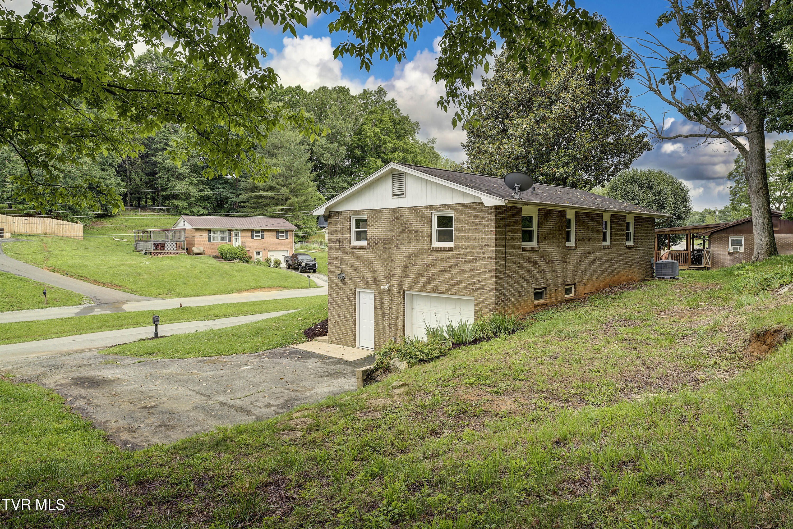 333 Kings Road Piney Flats, TN 37686 - Photo 32 of 40 Exterior 2