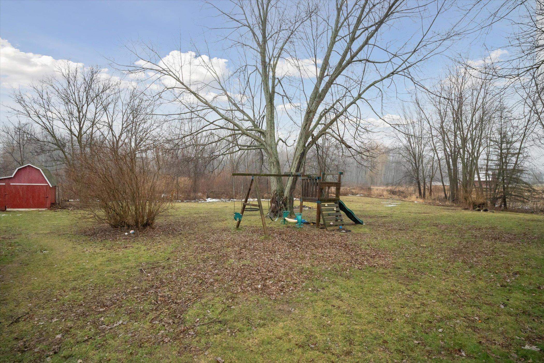 8409 West Rolston Road Linden, MI 48451 - Photo 28 of 29 50101286-27.JPG
