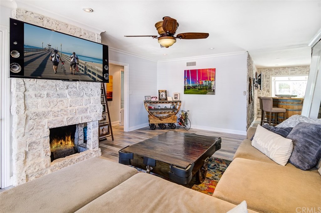 1784 Crestview Avenue Seal Beach, CA 90740 - Photo 11 of 47