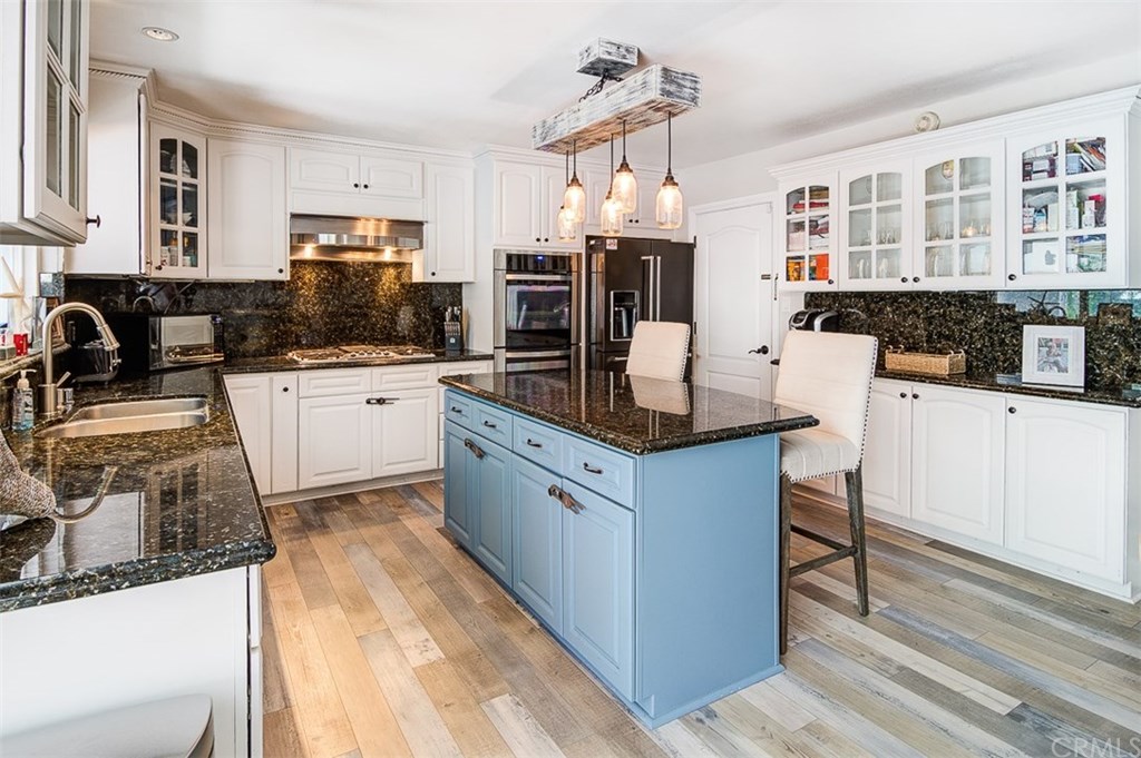 1784 Crestview Avenue Seal Beach, CA 90740 - Photo 14 of 47