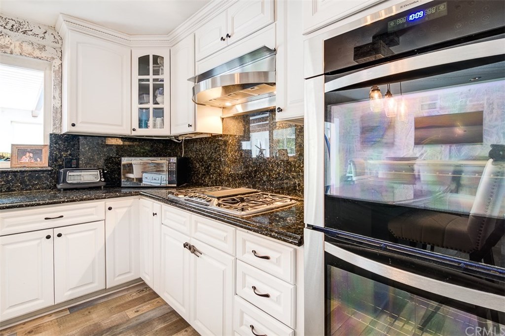 1784 Crestview Avenue Seal Beach, CA 90740 - Photo 16 of 47