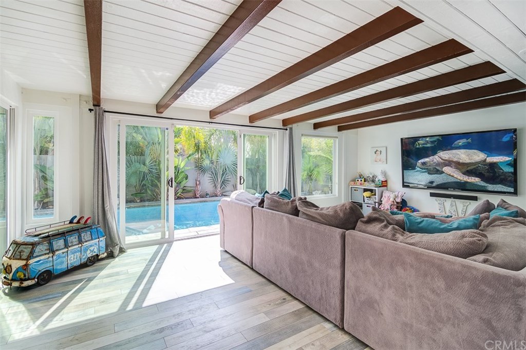 1784 Crestview Avenue Seal Beach, CA 90740 - Photo 20 of 47