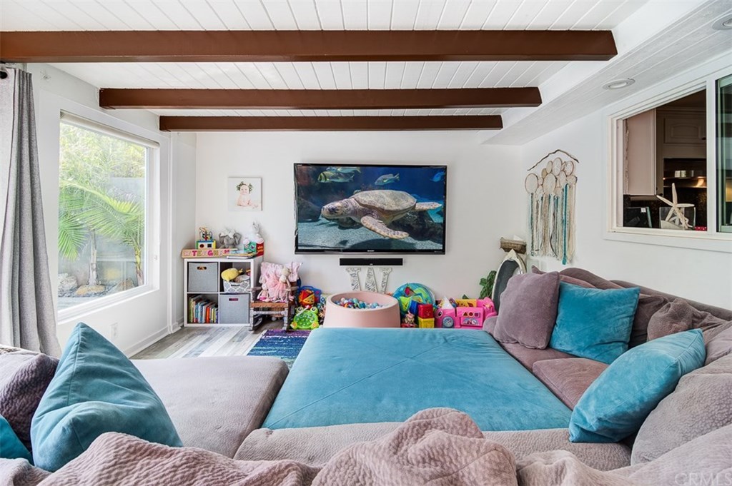 1784 Crestview Avenue Seal Beach, CA 90740 - Photo 22 of 47