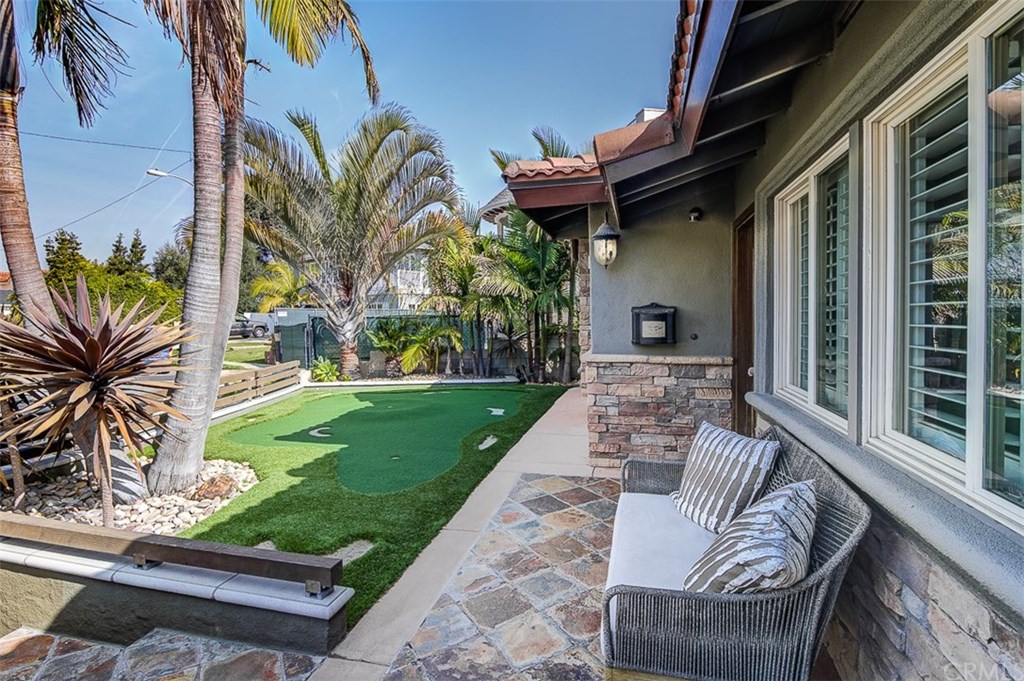 1784 Crestview Avenue Seal Beach, CA 90740 - Photo 4 of 47