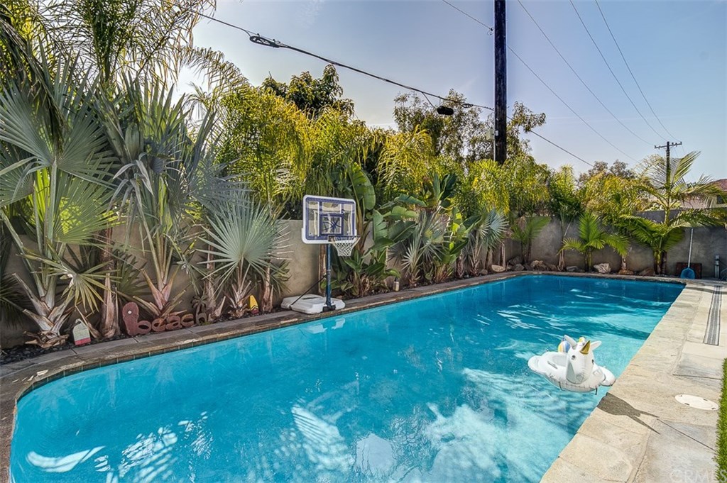 1784 Crestview Avenue Seal Beach, CA 90740 - Photo 40 of 47