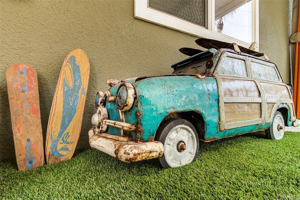 1784 Crestview Avenue Seal Beach, CA 90740 - Photo 45 of 47