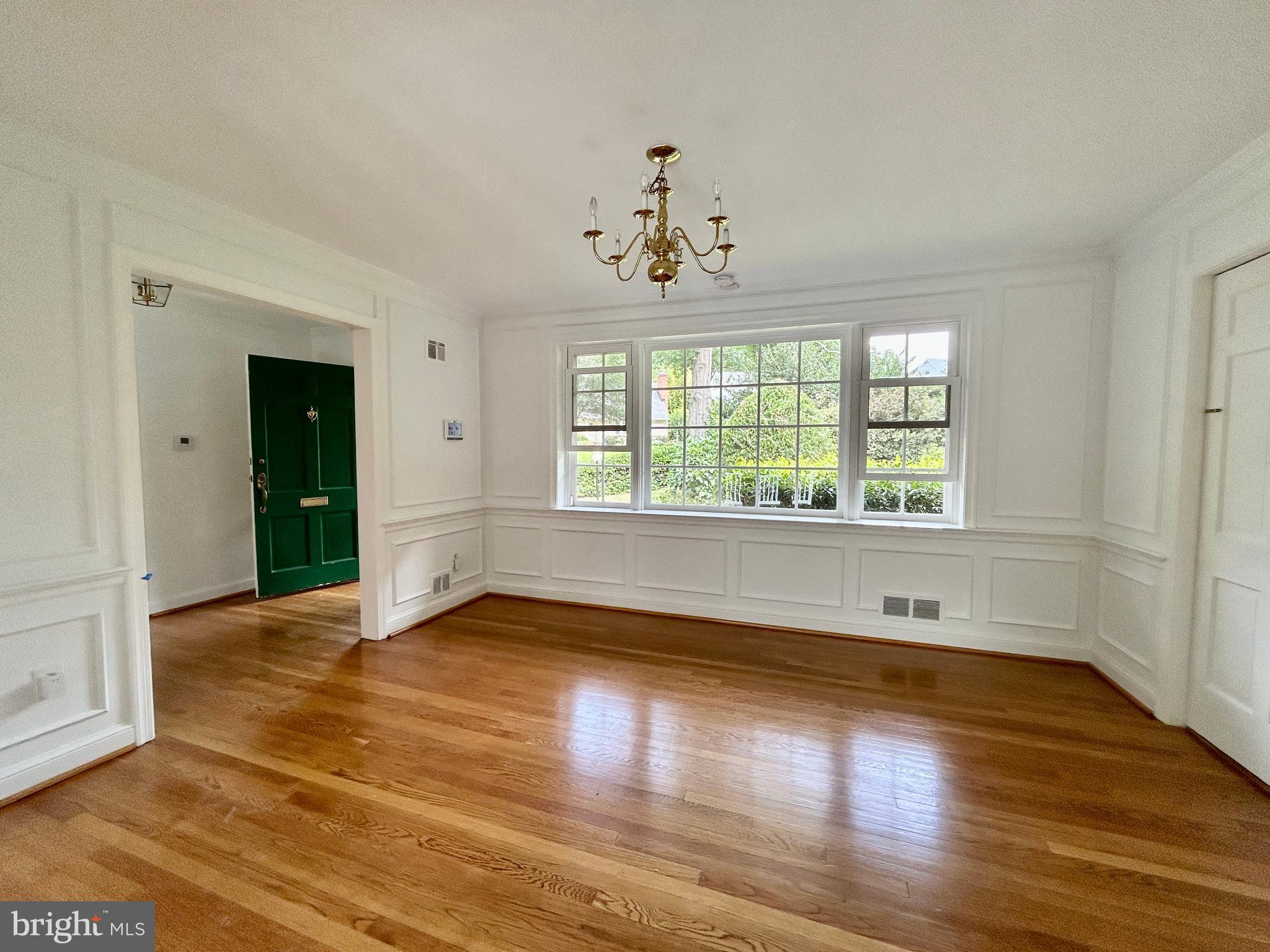 5100 Upton Street Northwest Washington, DC 20016 - Photo 9 of 54