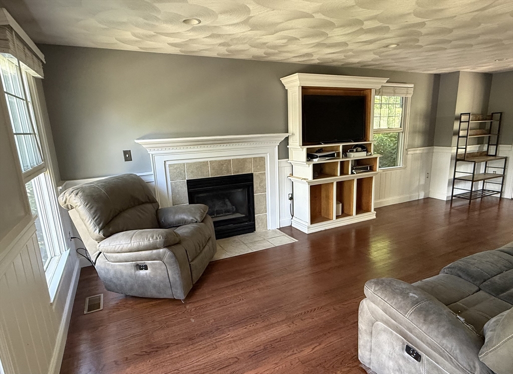 13 North Martin Road Amesbury, MA 01913 - Photo 7 of 14