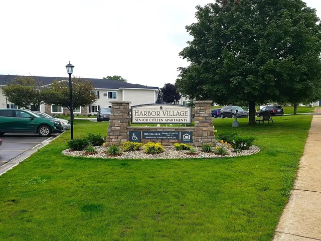 $593 | 1401 Crestview Drive, Petoskey, MI 49770