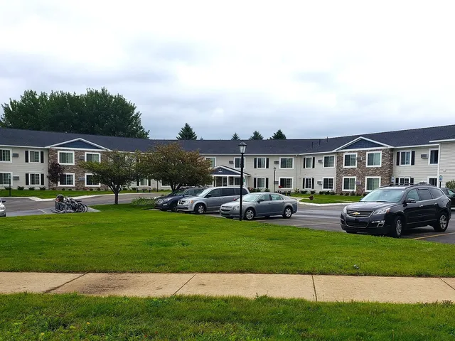 $593 | 1401 Crestview Drive, Petoskey, MI 49770