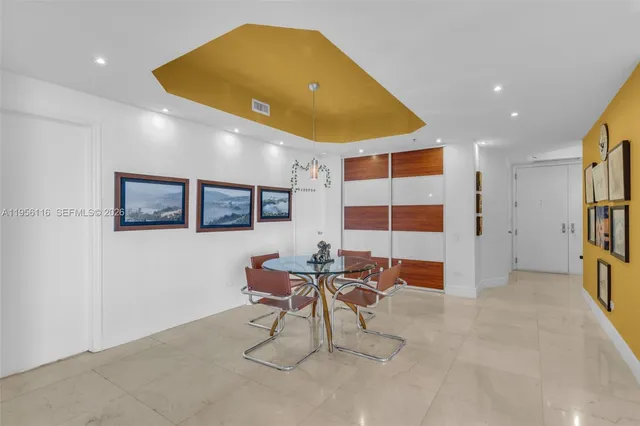 $1,635,000 | 808 Brickell Key Drive, Unit 1808, Miami, FL 33131