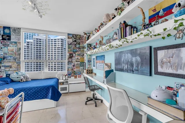 $1,635,000 | 808 Brickell Key Drive, Unit 1808, Miami, FL 33131
