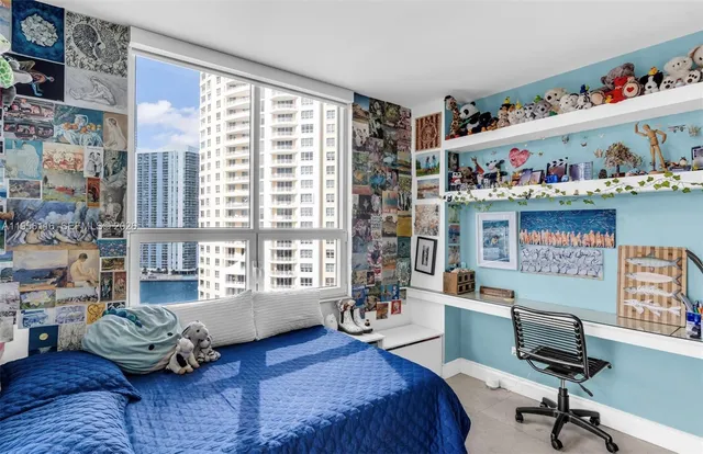 $1,635,000 | 808 Brickell Key Drive, Unit 1808, Miami, FL 33131