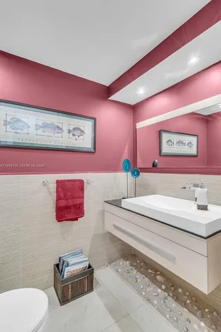 $1,635,000 | 808 Brickell Key Drive, Unit 1808, Miami, FL 33131