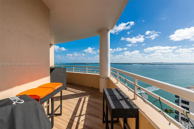 $1,635,000 | 808 Brickell Key Drive, Unit 1808, Miami, FL 33131