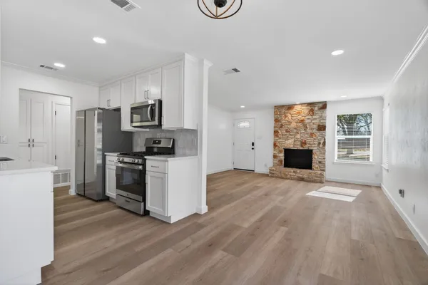 $3,500 | 8400 Seminary Ridge Drive, Austin, TX 78745