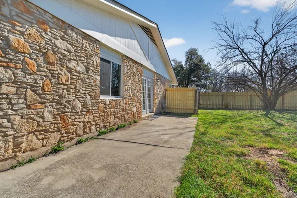 $3,500 | 8400 Seminary Ridge Drive, Austin, TX 78745