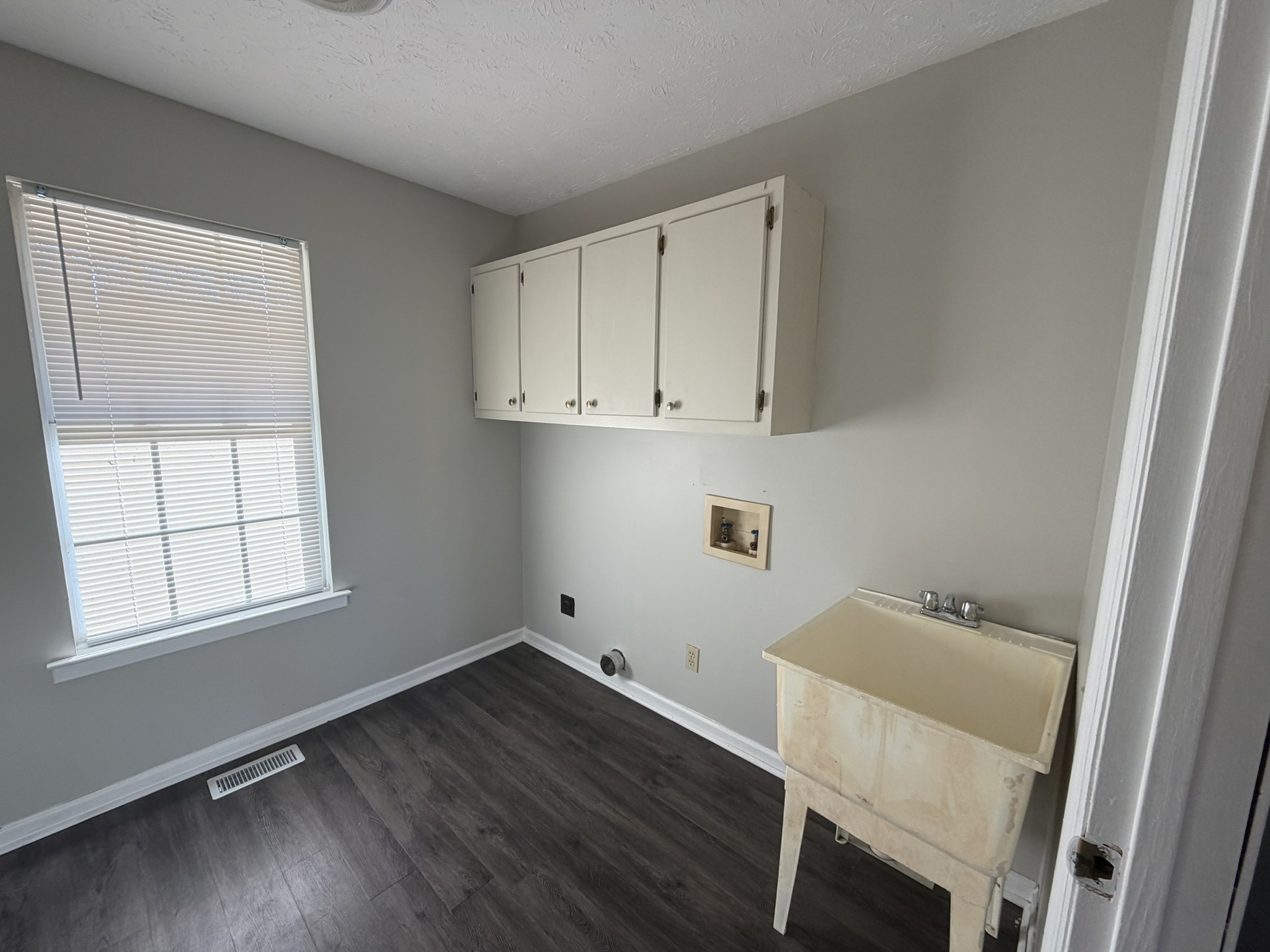 107 Red Oak Circle Dickson, TN 37055 - Photo 15 of 39