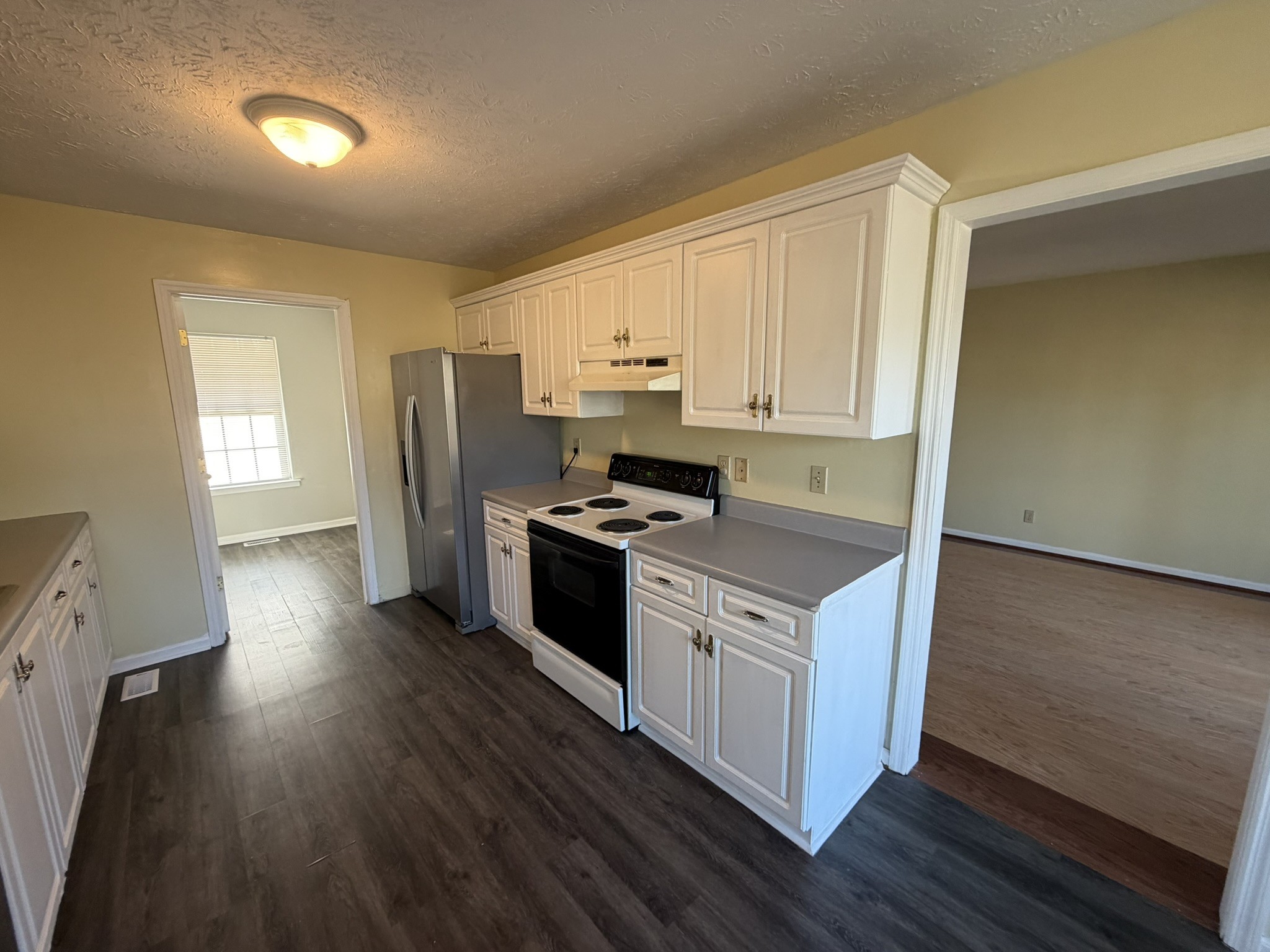 107 Red Oak Circle Dickson, TN 37055 - Photo 2 of 39