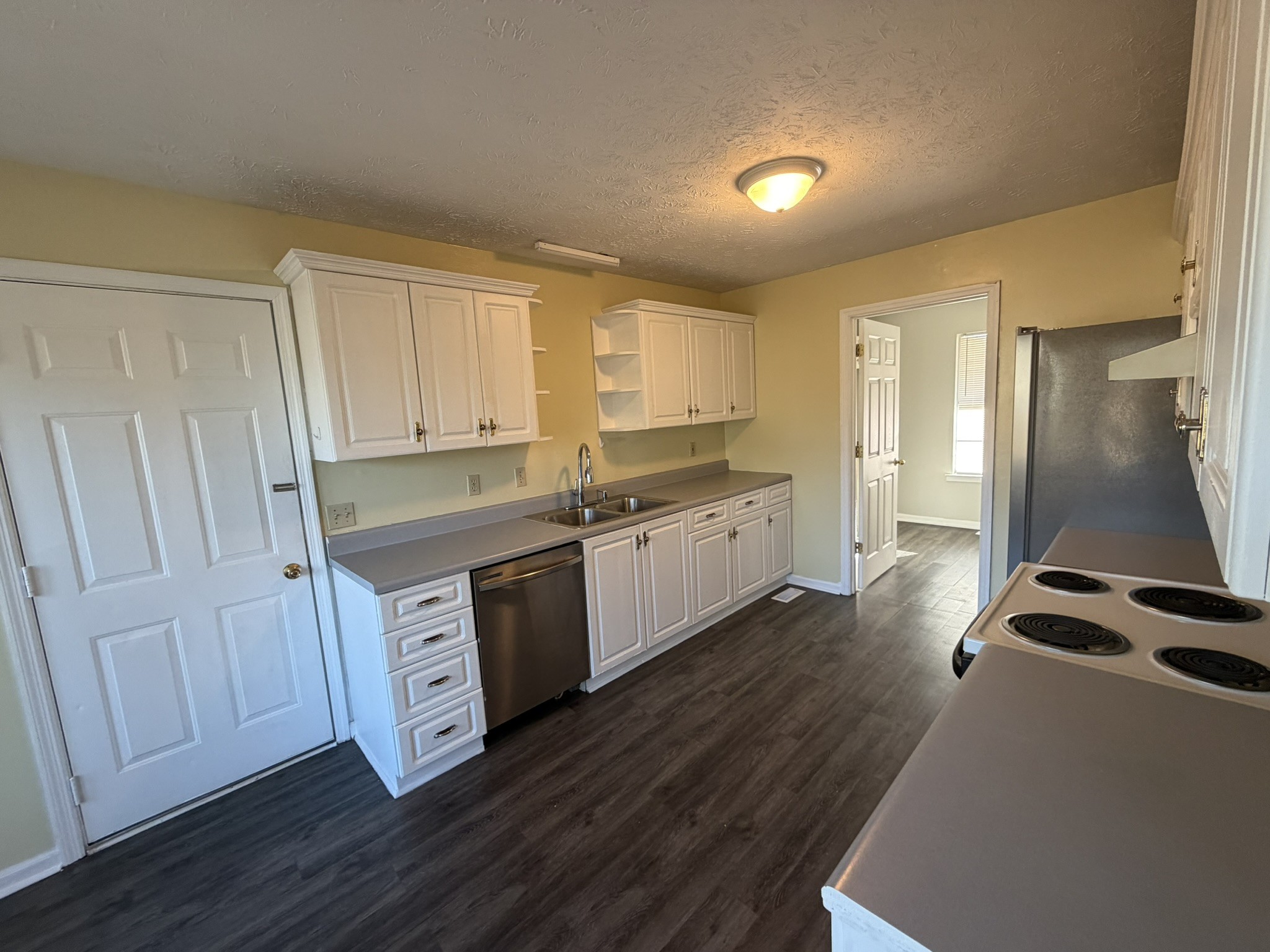 107 Red Oak Circle Dickson, TN 37055 - Photo 5 of 39