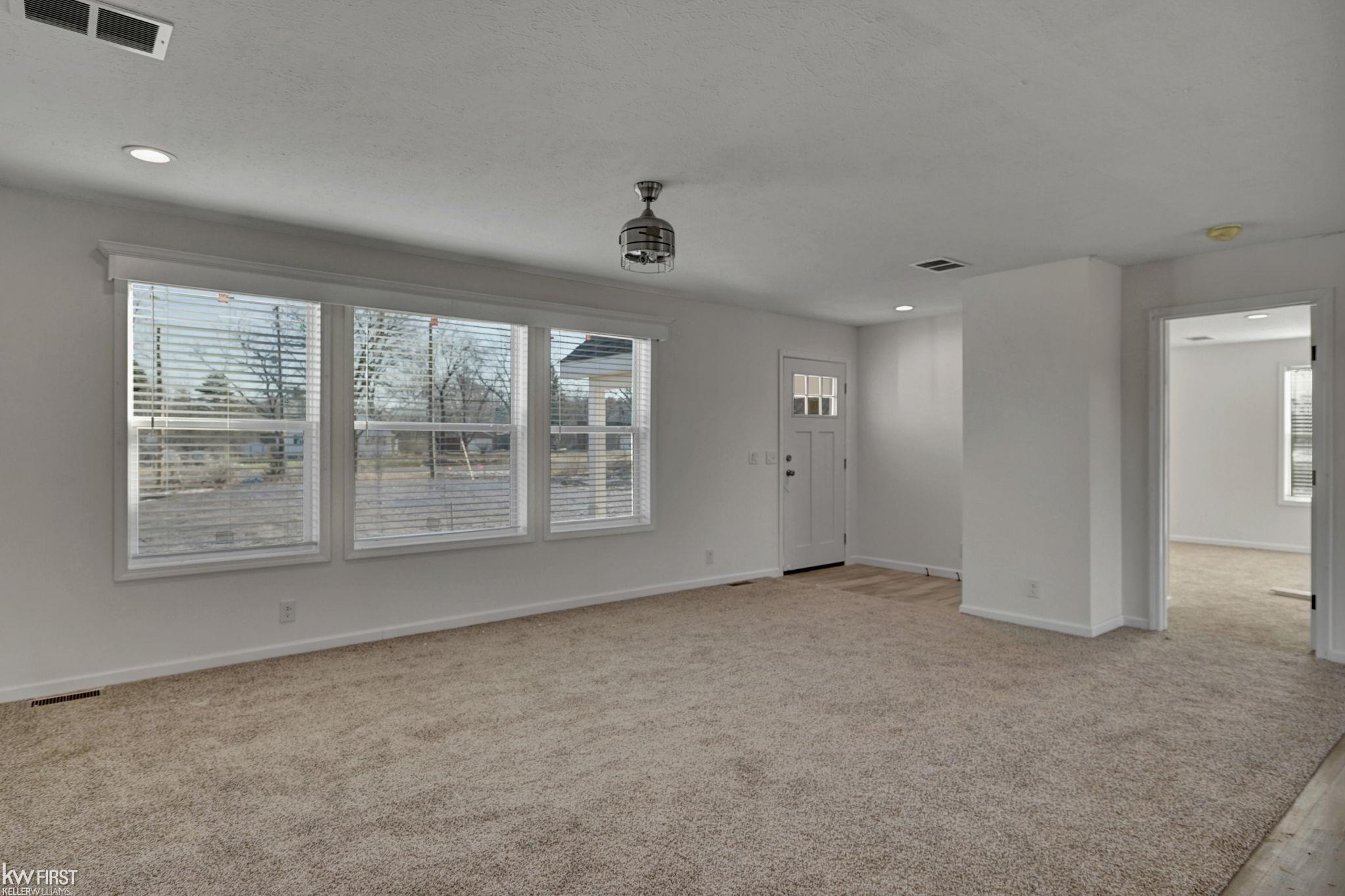 5165 North Irish Road Davison, MI 48423 - Photo 3 of 29 Gallery Image 3