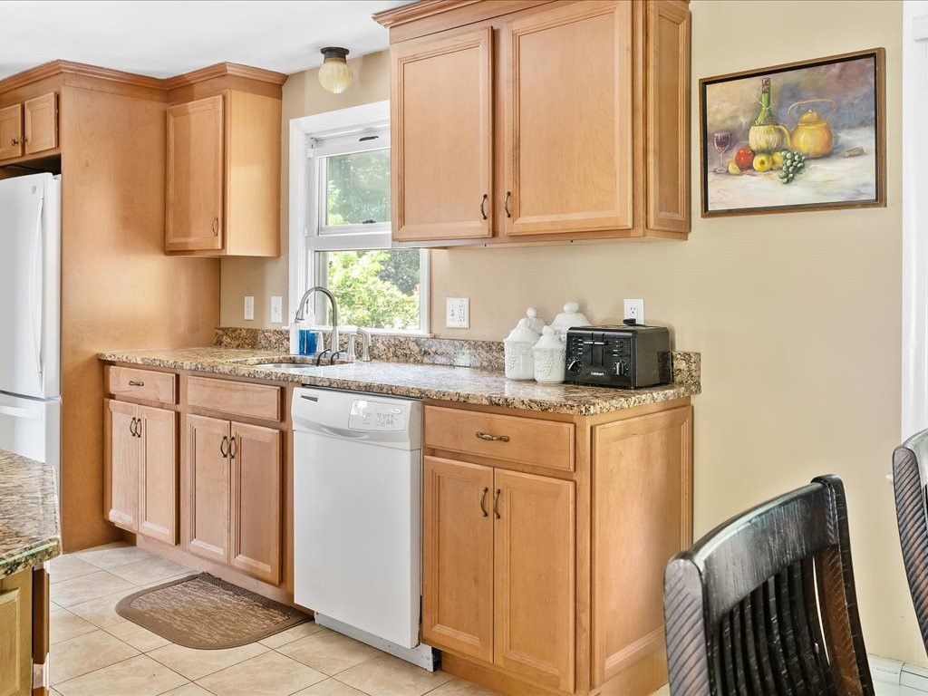 7 George Street Warwick, RI 02888 - Photo 11 of 28 Kitchen