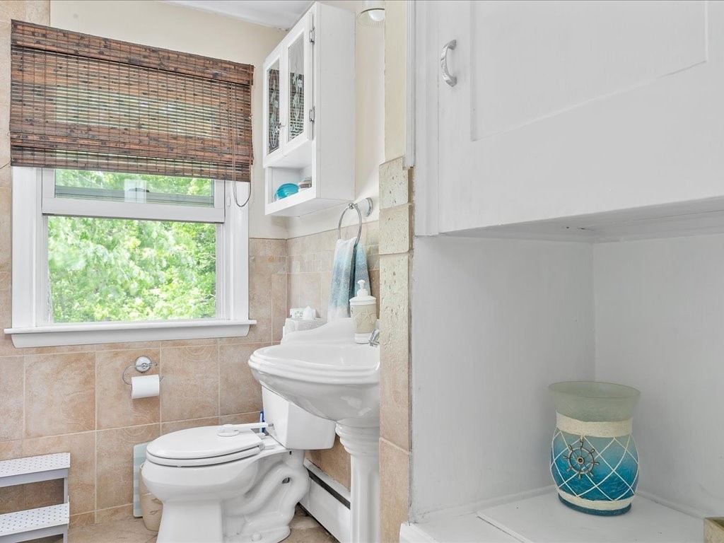 7 George Street Warwick, RI 02888 - Photo 14 of 28 Main Level Full Bathroom