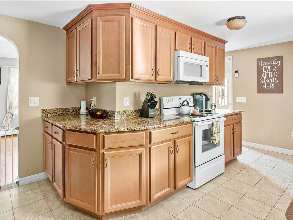 7 George Street Warwick, RI 02888 - Photo 10 of 28 Kitchen